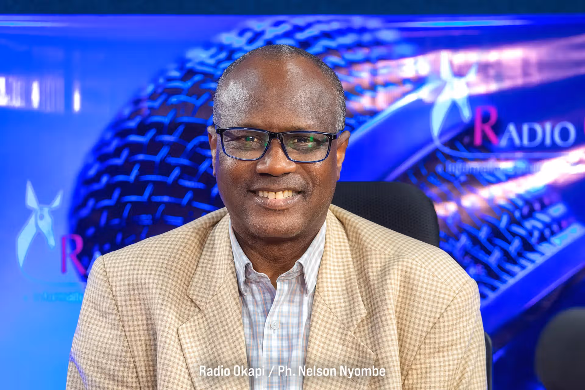 Portrait cinématographique du directeur adjoint de Radio Okapi, Amadou Ba, réalisé par Nelson Nyombe à Kinshasa