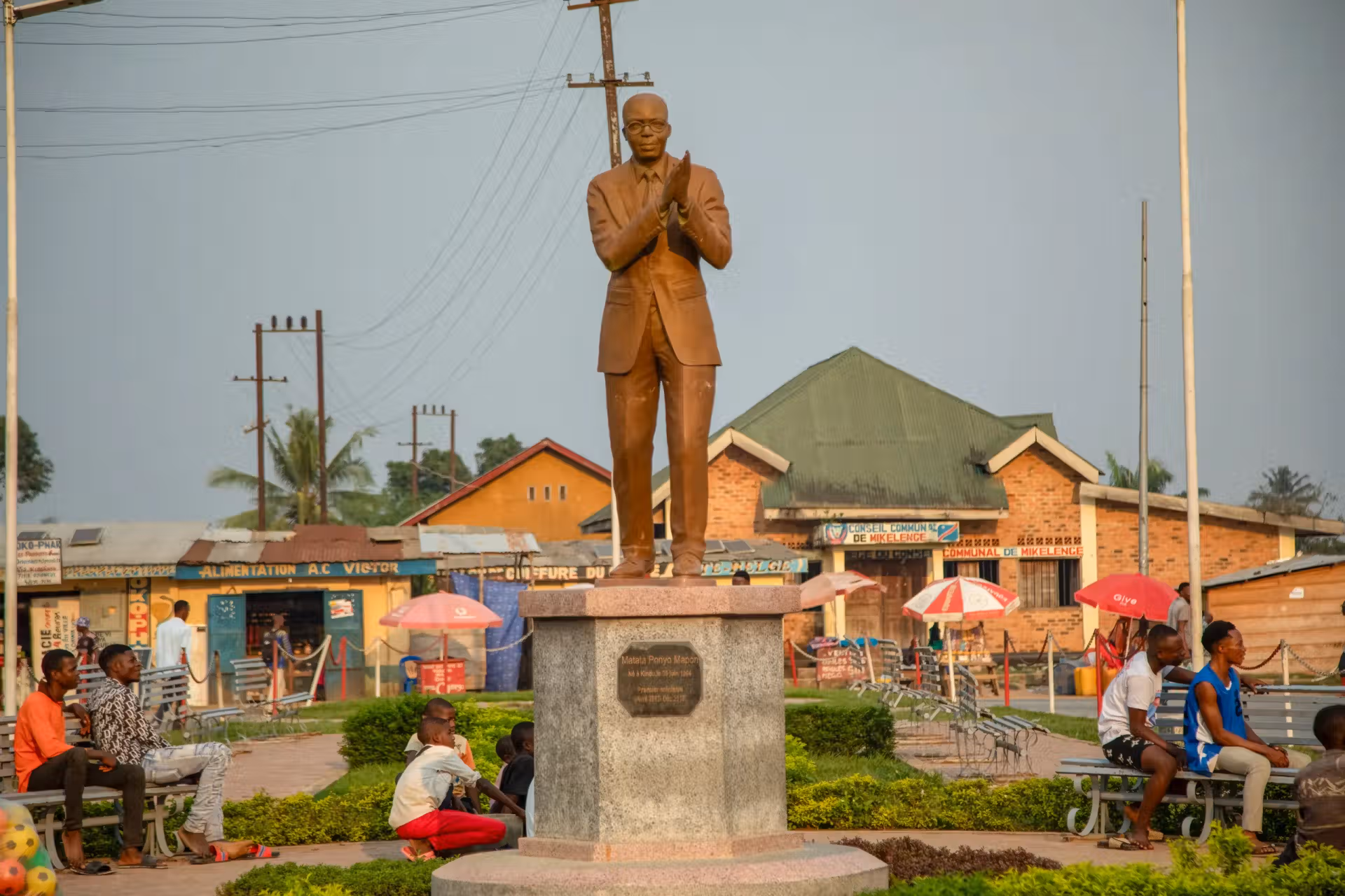 Monument Matata Ponyo au centre de la ville de Kindu, 2025